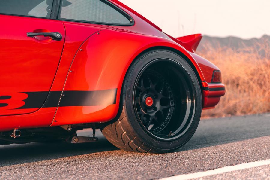 Детали экстерьера Porsche 911 by RWB 2019 года  (фото 29 из 34)